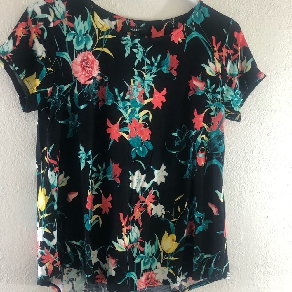 Alfani small tropic print short sleeve black  tee